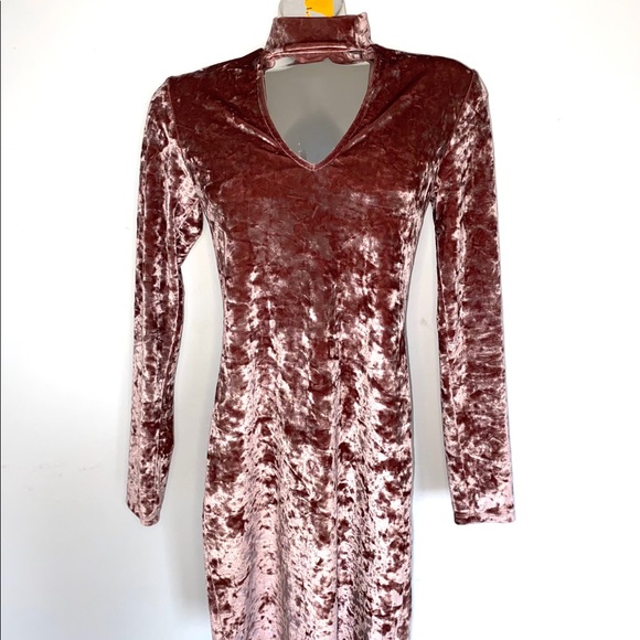 ❤️Revamped pink long sleeve velour dress❤️ - Picture 1 of 3
